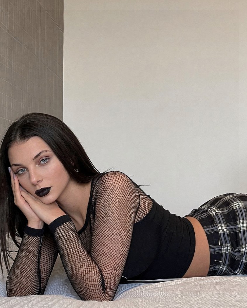 bellevic__u's tweet photo. You say you hate feminine men. Cool, your best friend does not seem to mind. 🏳️‍⚧️ https://t.co/BMsT1RnzUD