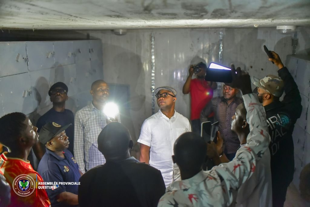 OlivierDomyBey1's tweet photo. À N’djili Kilambu, l’honorable Socrates Mubengaie @HMubengaie, s’est rendu sur le site de la morgue pour s’enquérir de l’évolution des travaux et constater les avancées sur le terrain. Une démarche de proximité au service de la population. 👇🏾

👉🏾 Lis, like 👍🏾 et partage à tes contacts. Qu’ils partagent à leur tour à leurs contacts, et ainsi de suite, pour faire circuler l’information au maximum !

Lire la suite : https://t.co/1g09rDWyxS…