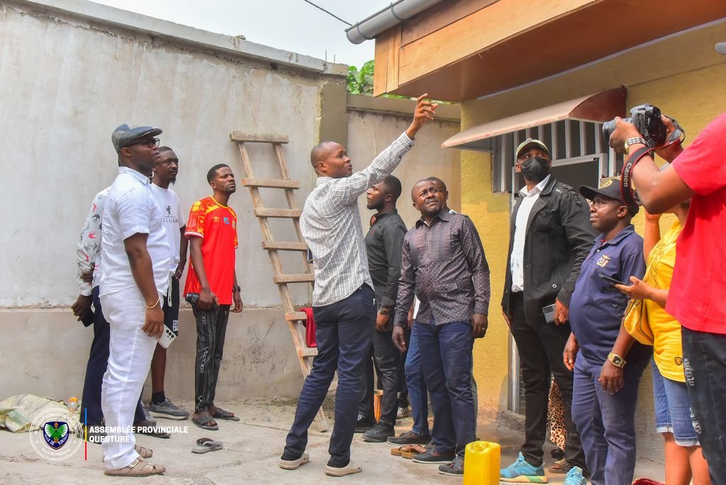 OlivierDomyBey1's tweet photo. À N’djili Kilambu, l’honorable Socrates Mubengaie @HMubengaie, s’est rendu sur le site de la morgue pour s’enquérir de l’évolution des travaux et constater les avancées sur le terrain. Une démarche de proximité au service de la population. 👇🏾

👉🏾 Lis, like 👍🏾 et partage à tes contacts. Qu’ils partagent à leur tour à leurs contacts, et ainsi de suite, pour faire circuler l’information au maximum !

Lire la suite : https://t.co/1g09rDWyxS…