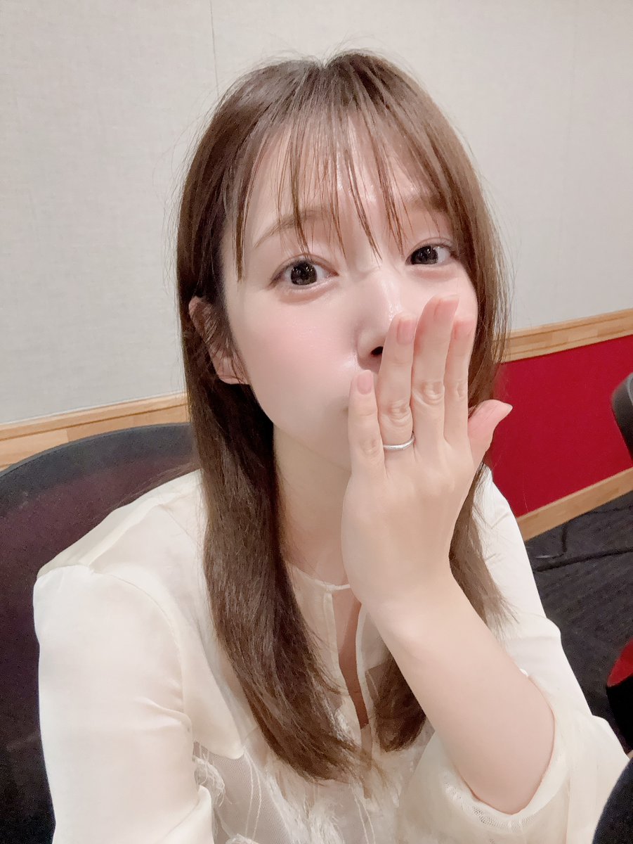 maaya_ohanaC's tweet photo. 『内田真礼とおはなししません！？』
第73回放送📻🐣

このあと、0時30分から
#KBCラジオ でのオンエア🥰!!!
お楽しみに🍒🤍

📫maaya@ponymail.jp
https://t.co/LXJ8X3FKi6
#内田真礼 #ohanaC https://t.co/cSVvTmA9lt