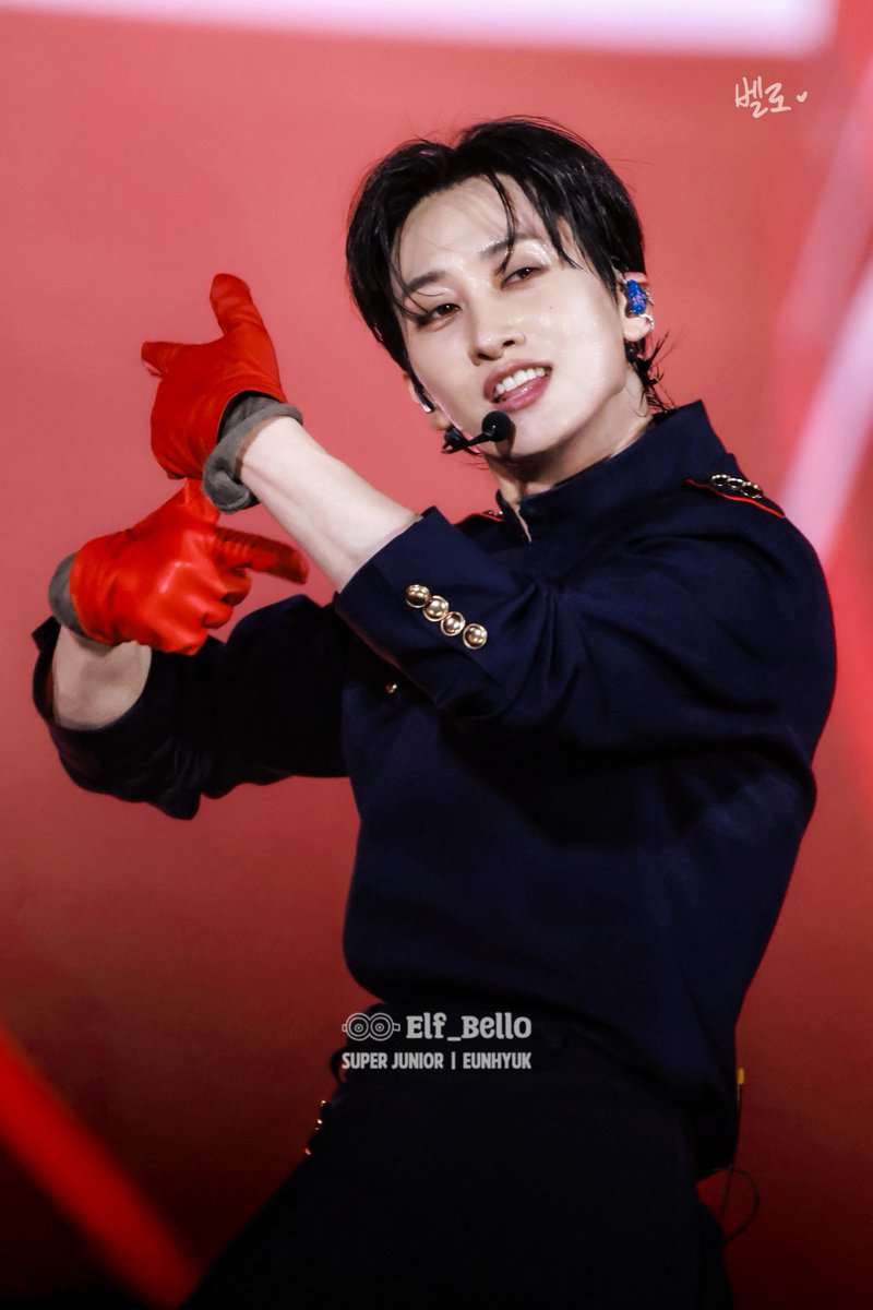 ElfBello's tweet photo. 오랜만에 무대에서 보네 🐰 ㅠㅠ

20260822 TMElive International Music Awards (TIMA) 2026 Day 1 

@SJofficial @AllRiseSilver #SuperJunior #슈퍼주니어 #EUNHYUK #은혁 #ウニョク #TIMA2026 https://t.co/zB9fEFkcwY