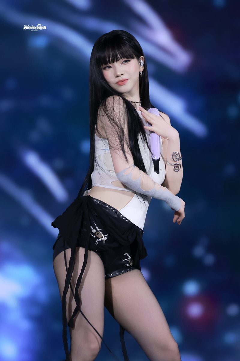 Starknandesuka6's tweet photo. jiminiverse411
260822 TIMA  #카리나 #KARINA #에스파 #aespa https://t.co/OtMP92zerk