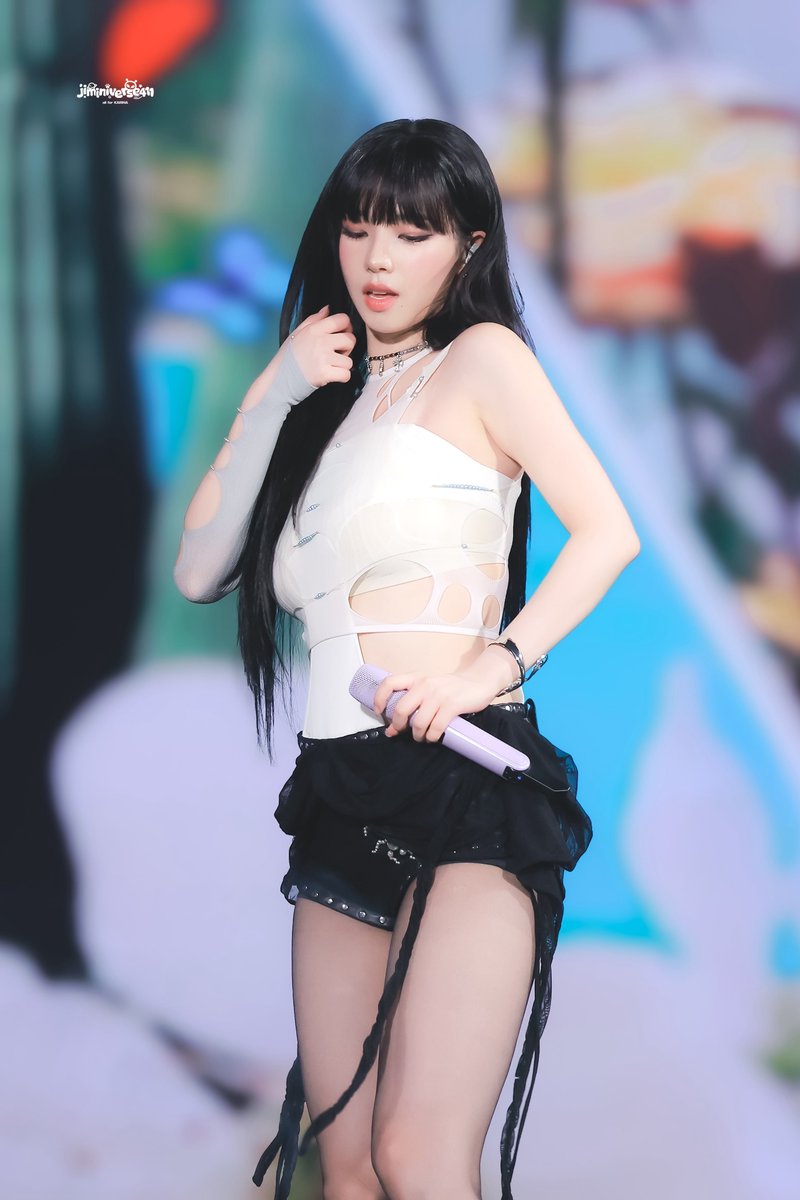 Starknandesuka6's tweet photo. jiminiverse411
260822 TIMA  #카리나 #KARINA #에스파 #aespa https://t.co/BWf8YMvCVg
