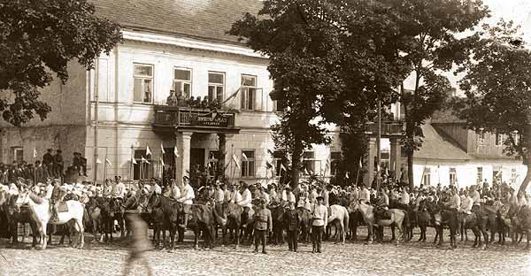Kaukaz_Observer's tweet photo. Dzisiaj 107 rocznica wybuchu Powstania Sejneńskiego (23.08.1919). 
Zwycięskiego powstania, w wyniku którego Sejneńszczyzna, ale też duże połacie powiatu suwalskiego, nie weszły w skład Republiki Litewskiej, a stały się częścią Rzeczypospolitej Polskiej!
Powstanie trwało do 28.08.1919.
Chwała Powstańcom!!