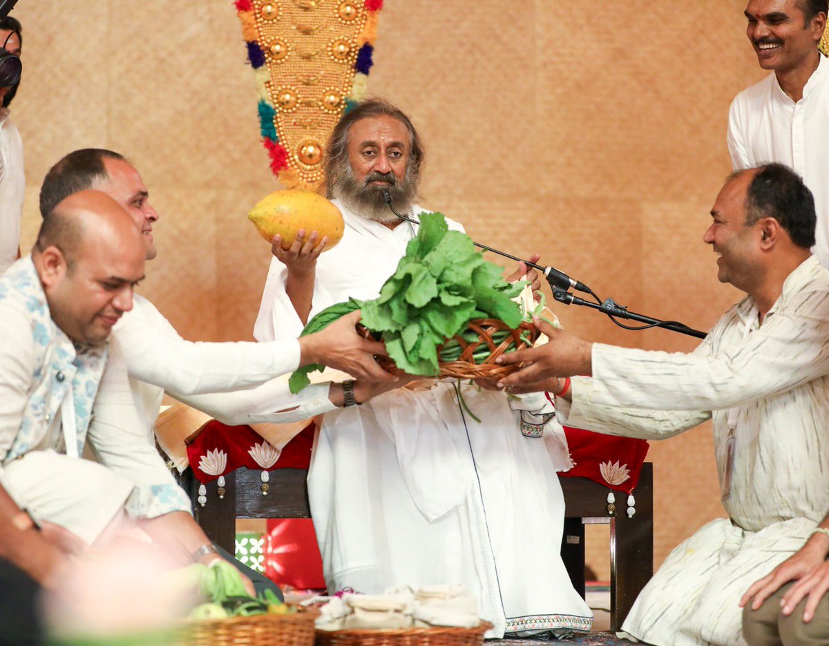 Gurudev's tweet photo. Farmers from Punjab and Chhattisgarh, trained by the Art of Living in natural farming and permaculture, have cultivated and curated indigenous seeds and over 100 varieties of rice. They are preserving not just biodiversity, but the very health and sustainability of our soil. https://t.co/nv4GJd9uZf