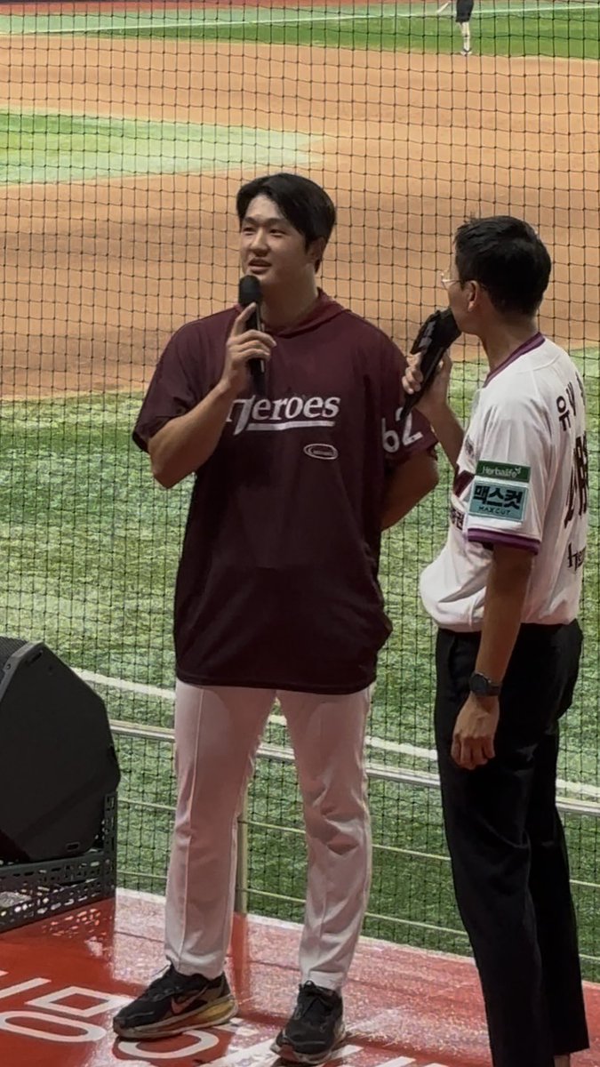 vxec3u's tweet photo. 꽃보다 준표다… https://t.co/TeFTOwj775