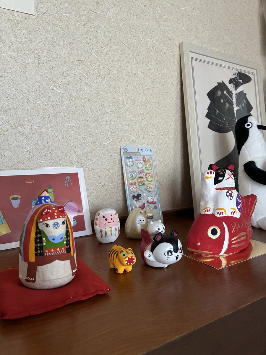 okappa_cyan's tweet photo. セイレーン、さすが犬張子がモデルなだけあって、
うちの郷土玩具達と秒で馴染んでてワロタ
#ちいかわ https://t.co/AASDzLW7UJ
