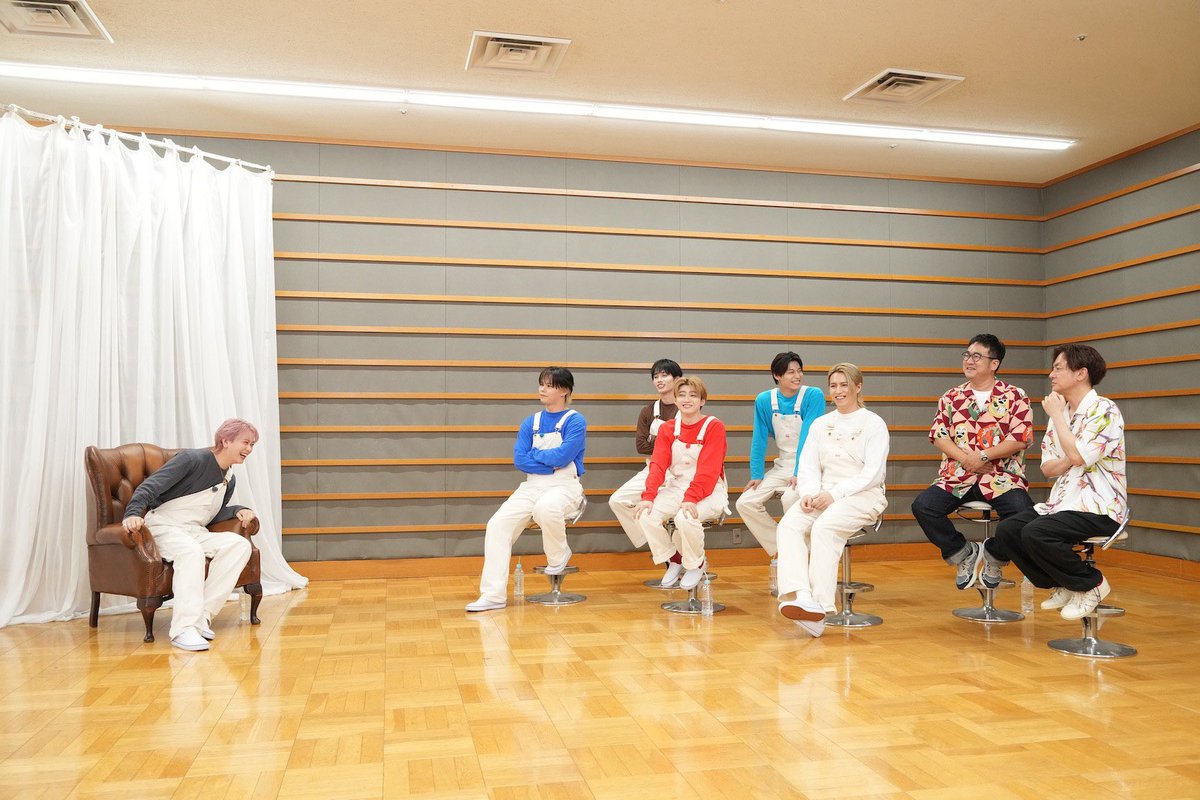 fujitoretari's tweet photo. 明日‼️8/24(月)23:30〜
フジテレビTWOにて初放送配信✨
「シューヤ軍団徹底解剖で撮れ高足りてますか？」
軍団員から直接仕入れた情報からシューヤ軍団とは何なのかが明らかに！お楽しみに！
 #FOD 配信📶
 #超特急トレタリ #超特急 #なすなかにし
https://t.co/hOdF6Le5wt https://t.co/qwU7LMXHFH