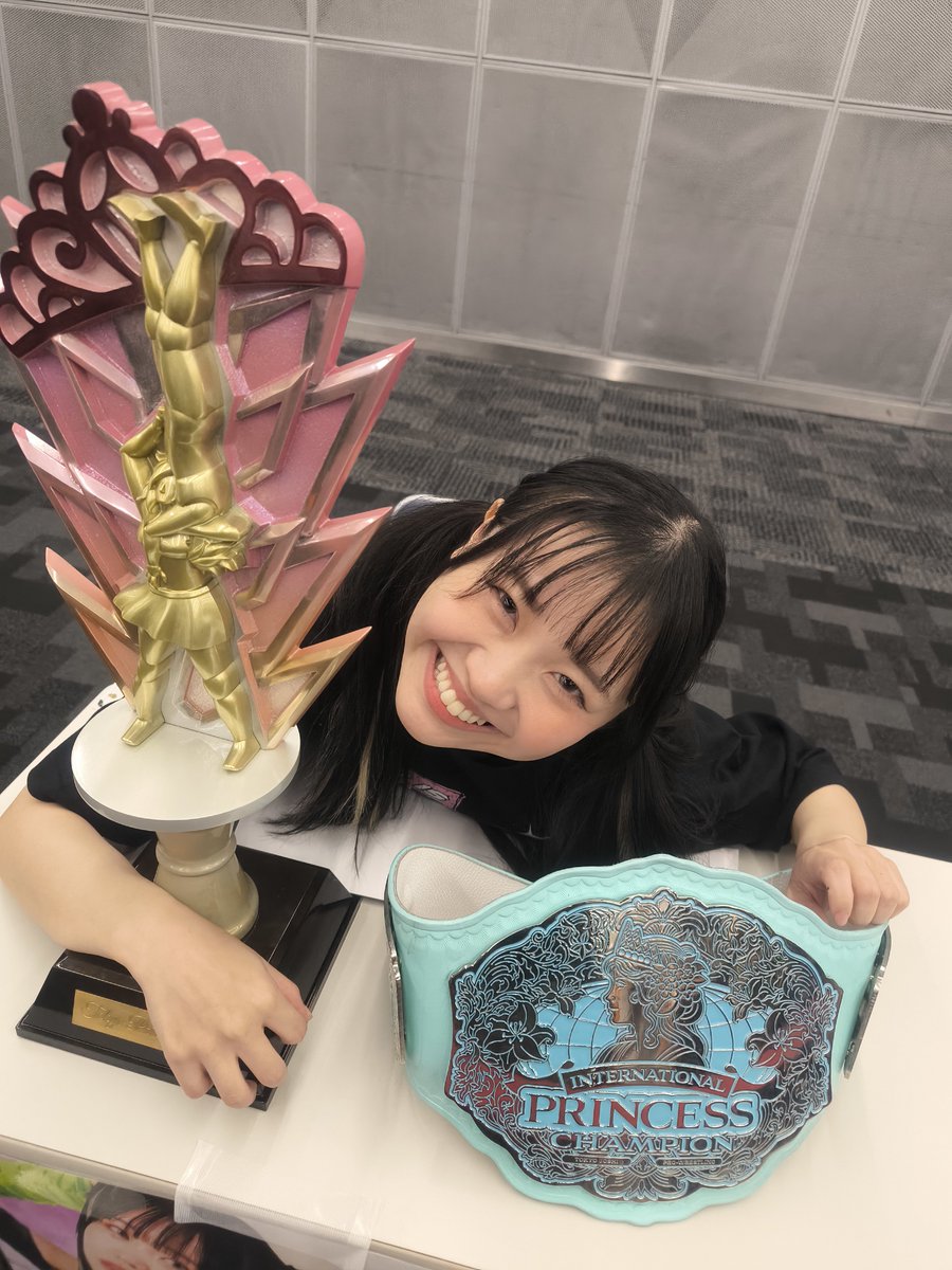 ryojism0529's tweet photo. 2026.08/23   #tjpw 後楽園

 #鈴芽 選手

あの悔し涙から6年……遂にスズメバチは夏の頂点に立つ事が出来ました✌️さぁ次はまだ誰も成し遂げて無い2冠王者になって更なるTEPPEN目指しましょう✨⭐️🐝 https://t.co/pJut9LWjXX