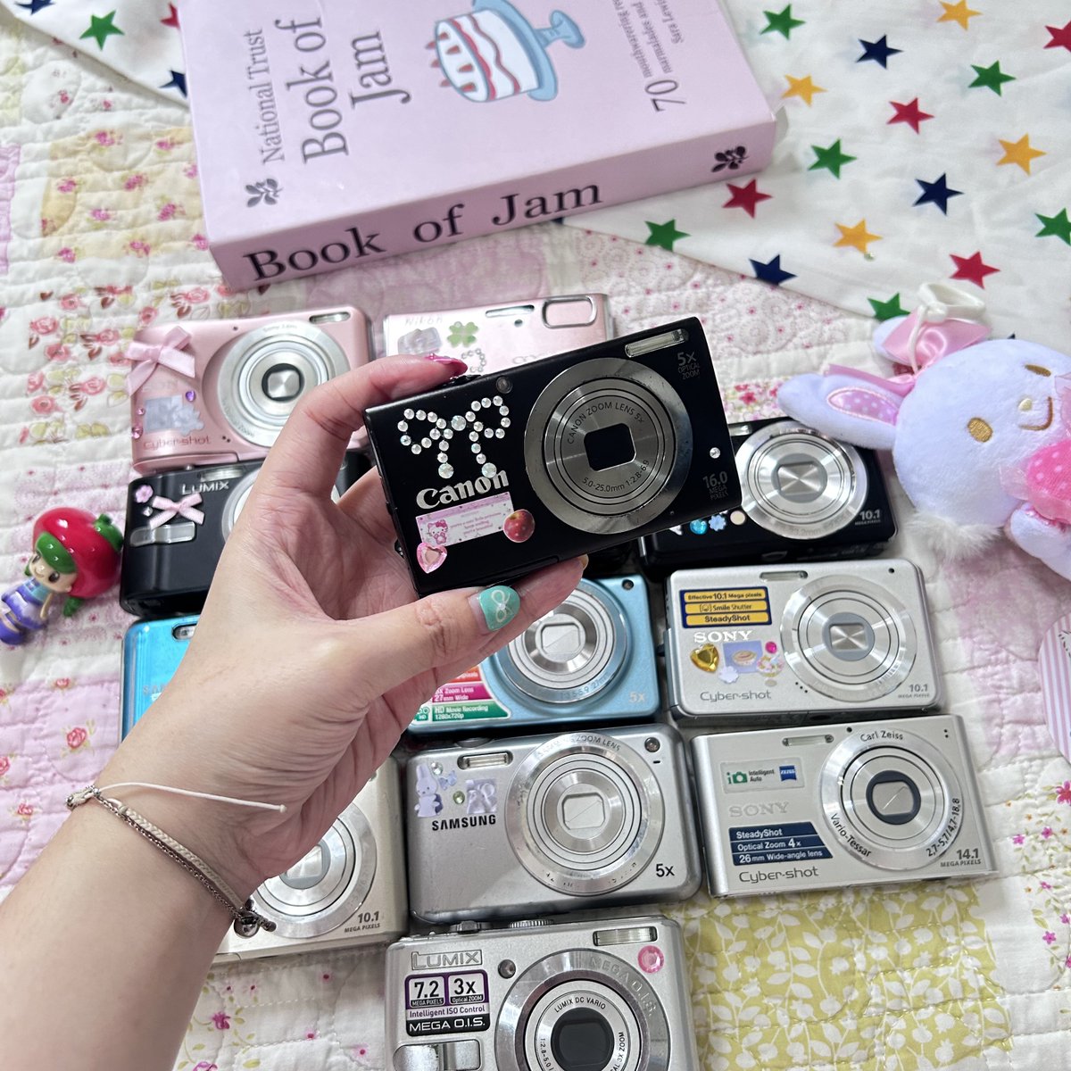 _ggoodgirll_'s tweet photo. รี+ปัก 🍀 ✨ลดเพิ่ม100บาททุกตัววว✨
Drop todayy 19:30 naka ราคาน่ารักสุดสุด น้อนcanonราคาเบาเบา 
⭐️ราคาน่ารักกก🌀

#กล้องดิจิตอลมือสอง #กล้องดิจิตอล #กล้องดิจิตอลเก่า https://t.co/spDCGcLjoq