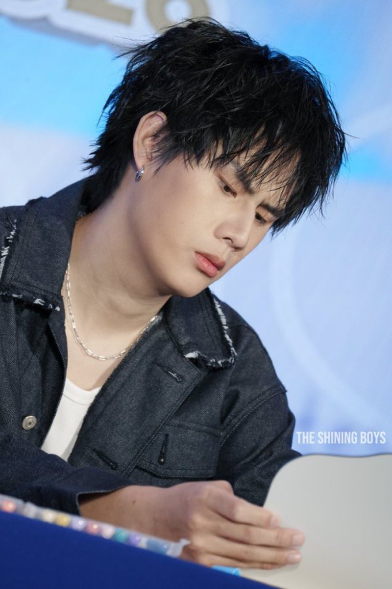 Kknight_xc's tweet photo. คนอื่นเห็น                       พี่ๆแก๊งอันตรายเห็น https://t.co/HcXgIDk2tA
