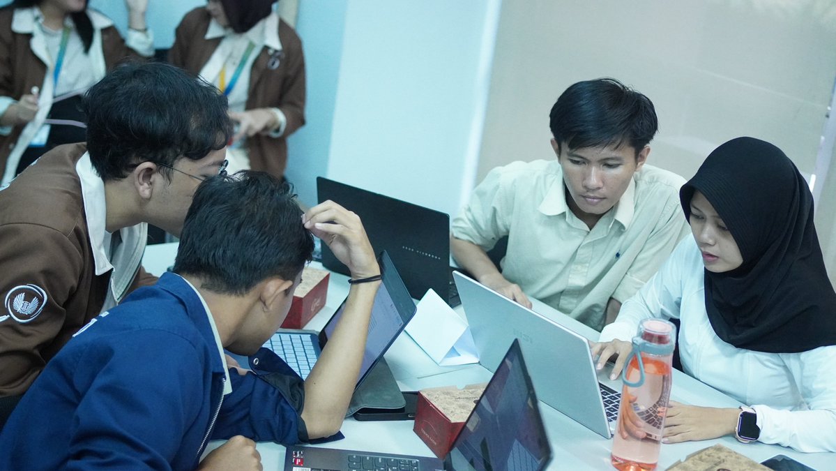 bakpknstan's tweet photo. 🎙️ Audit Corner 2026: From Theory to Practical Insights

Bagaimana teori auditing diterapkan dalam praktik nyata?

Mari perluas wawasan pengawasan keuangan negara bersama praktisi berpengalaman di Audit Corner. Jangan lewatkan kesempatan ini! ✨ https://t.co/YKep1laIMh