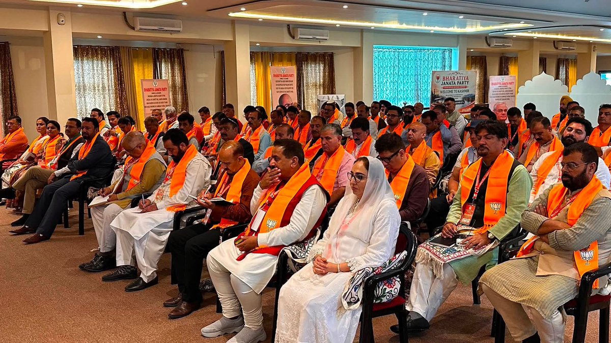 AshokKoul59's tweet photo. Addressed the State Office Bearers’ Meet at Nowgam, Srinagar, and held detailed discussions on strengthening the organisation, reviewing ongoing activities, and ensuring effective implementation of upcoming programmes. https://t.co/ajJvomx26x