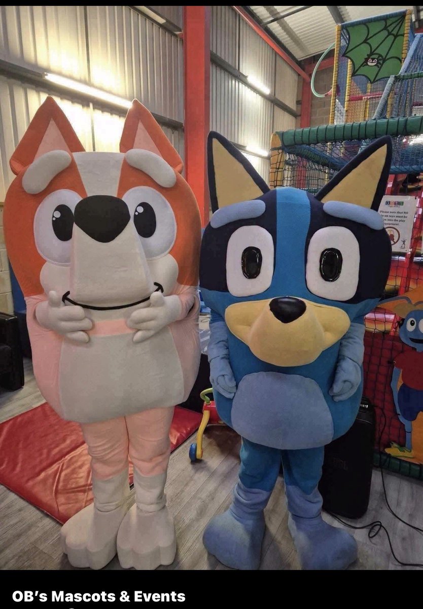 DawnDav08238395's tweet photo. Meet 2more characters on day 6 countdown to our event for @VixMyers & @SantaHamper 29 August DM for more info #discount #bouncycastles #mascots #games #prizes & lots more. If you’re unable to attend please think about a donation or even a share to #gofund.me/2136045bb many thanks. See you tomorrow with another new character on day 5 countdown.
