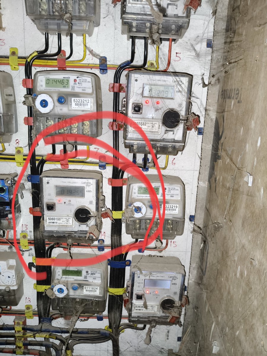 SumantoChandra's tweet photo. @CESCLimited Hi Koushik,

I visited Kolkata today travelling 190 kms to check the actual meter reading but to my utter surprise you guys have turn a blind eye to your mistake and gave me false assurance. I mistake is not a crime  but covering it up does. Pls chk meter screenshot taken today https://t.co/xnf6MuesW4