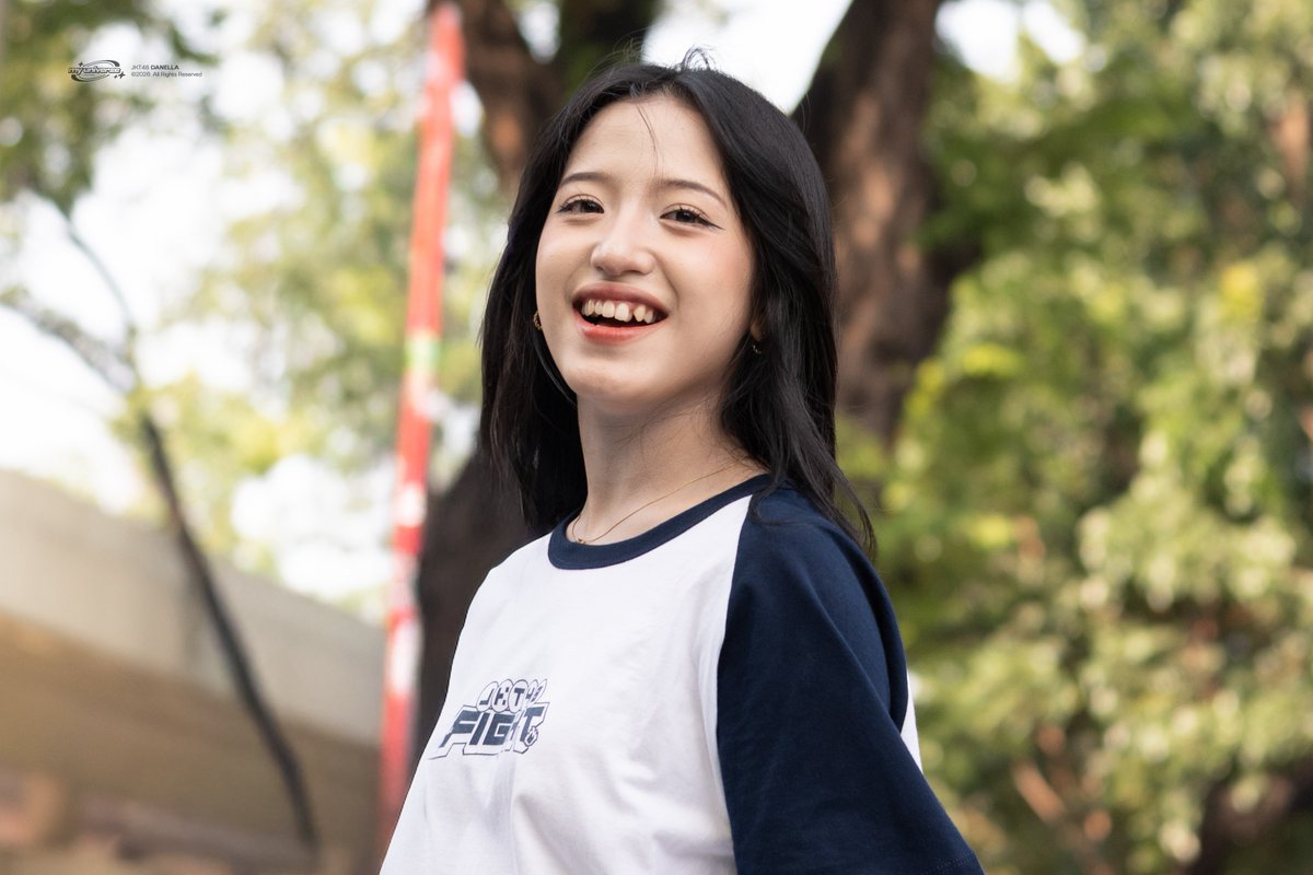 myuniverse1216's tweet photo. 260823 JKT48 OFC Event “Namanya Juga Vacation! #2”

𝙘𝙖𝙣𝙩𝙞𝙠! 🫶🏻✨
@Danella_JKT48 

#DanellaJKT48 #다넬라 #ダネラ https://t.co/baJhBJcFI3