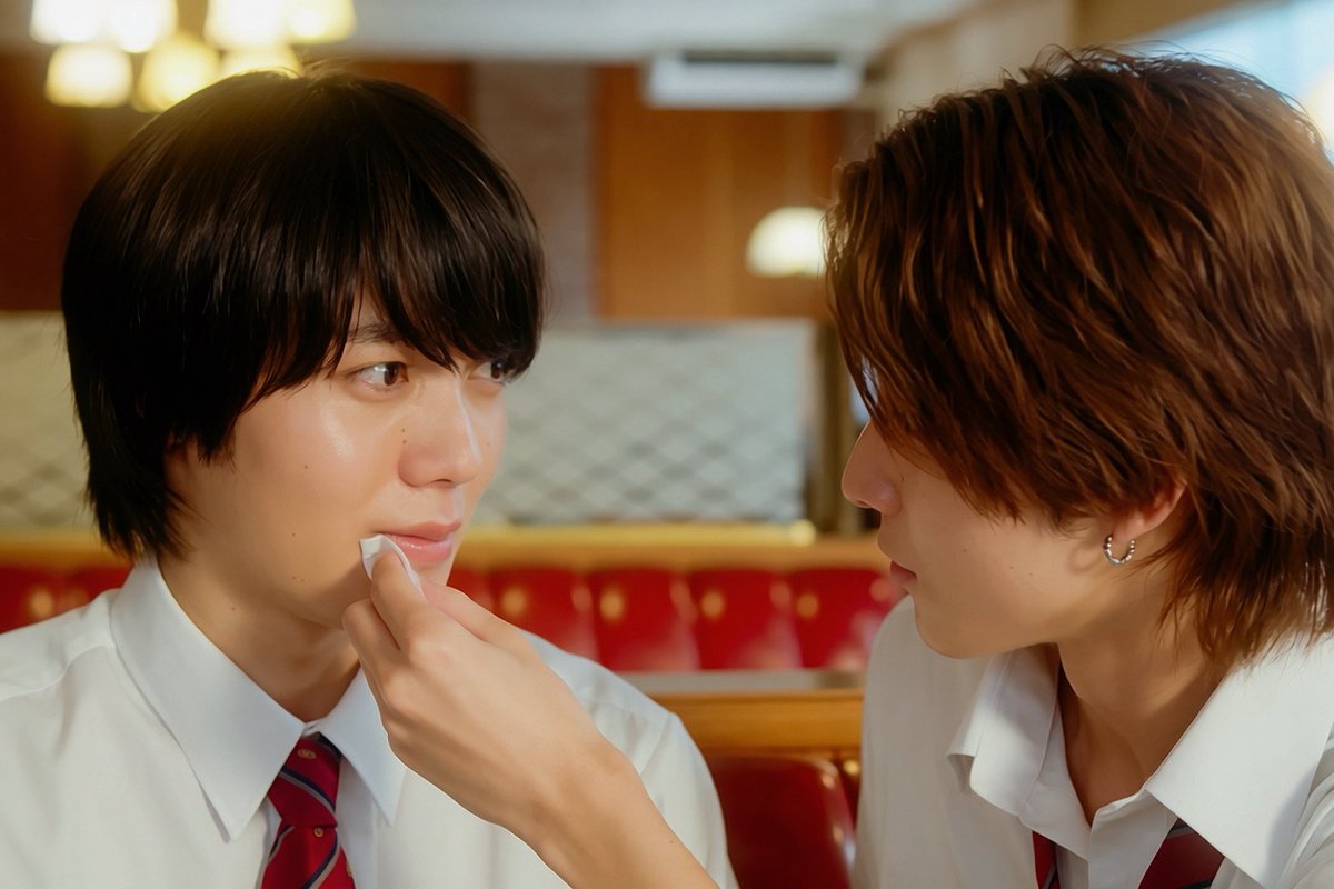 dramaDiVEP_ytv's tweet photo. ★★陽キャ集団にいる芹沢は、
　　　俺の前だと様子がおかしい★★

˗ˏˋ 🌟第𝟑話場面写真公開🌟 ˊˎ˗

放送をお楽しみに🎤🎶

⚠️第3話は深夜1時34分から放送スタートです！
5分遅れとなりますのでご注意下さい🚨

#陽キャ集団
#小泉光咲(#原因は自分にある。) #四坂亮翔
#木村魁希 #田中笑太郎(#DXTEEN) #葉山侑樹

読売テレビ ドラマDiVE枠
毎週月曜 深夜1時29分～

#PopularSerizawaActsWeirdAroundMe