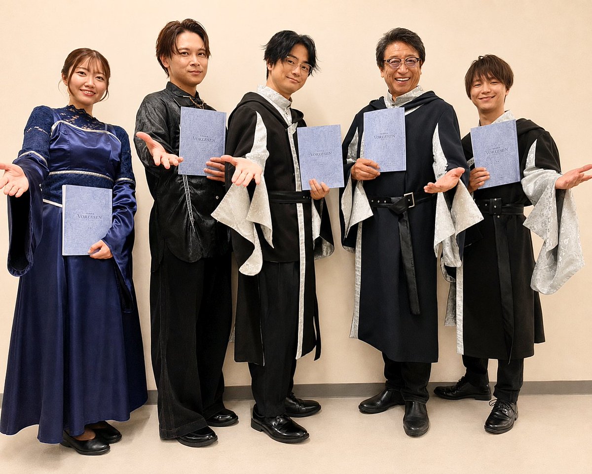 vorlesen_info's tweet photo. 東京公演ご来場いただきありがとうございました🗼
#井上和彦,#福山潤,#河西健吾,#狩野翔,#濱口綾乃

ショパンの音楽と共にお贈りした"黒いリボンの葬列”🎹
同じ題材でも、出演者によって異なった魅力を感じていただけたかと思います☺️
トークコーナーも演技や音楽のお話しなどたくさんお話しいただきました👏

次回公演は宮城公演🌙
9/6(日)多賀城市民会館
#森久保祥太郎,#梶裕貴,#土田玲央,#新田杏樹

https://t.co/3xr3ciMO80
#フォアレーゼン