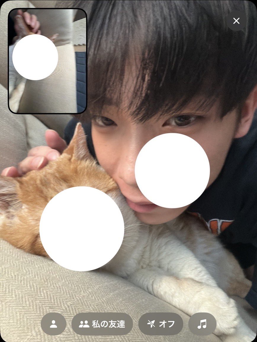 exyz_6's tweet photo. 猫と僕 https://t.co/pUwOKu7a5J