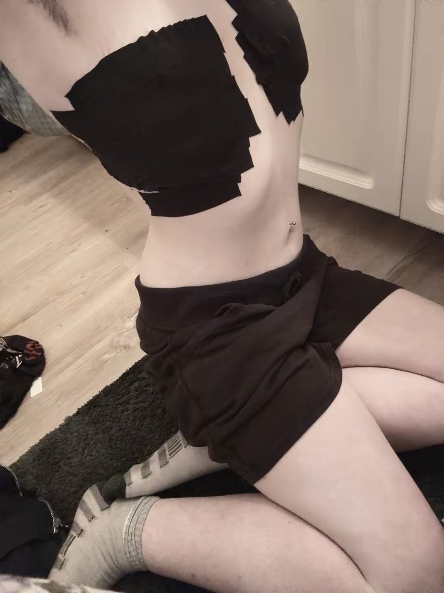 b4rknob1te's tweet photo. do u like boys w tits ? 🐾
#nsfw #ftm #tboy #tranny #bdsm https://t.co/GwaagGmLCw