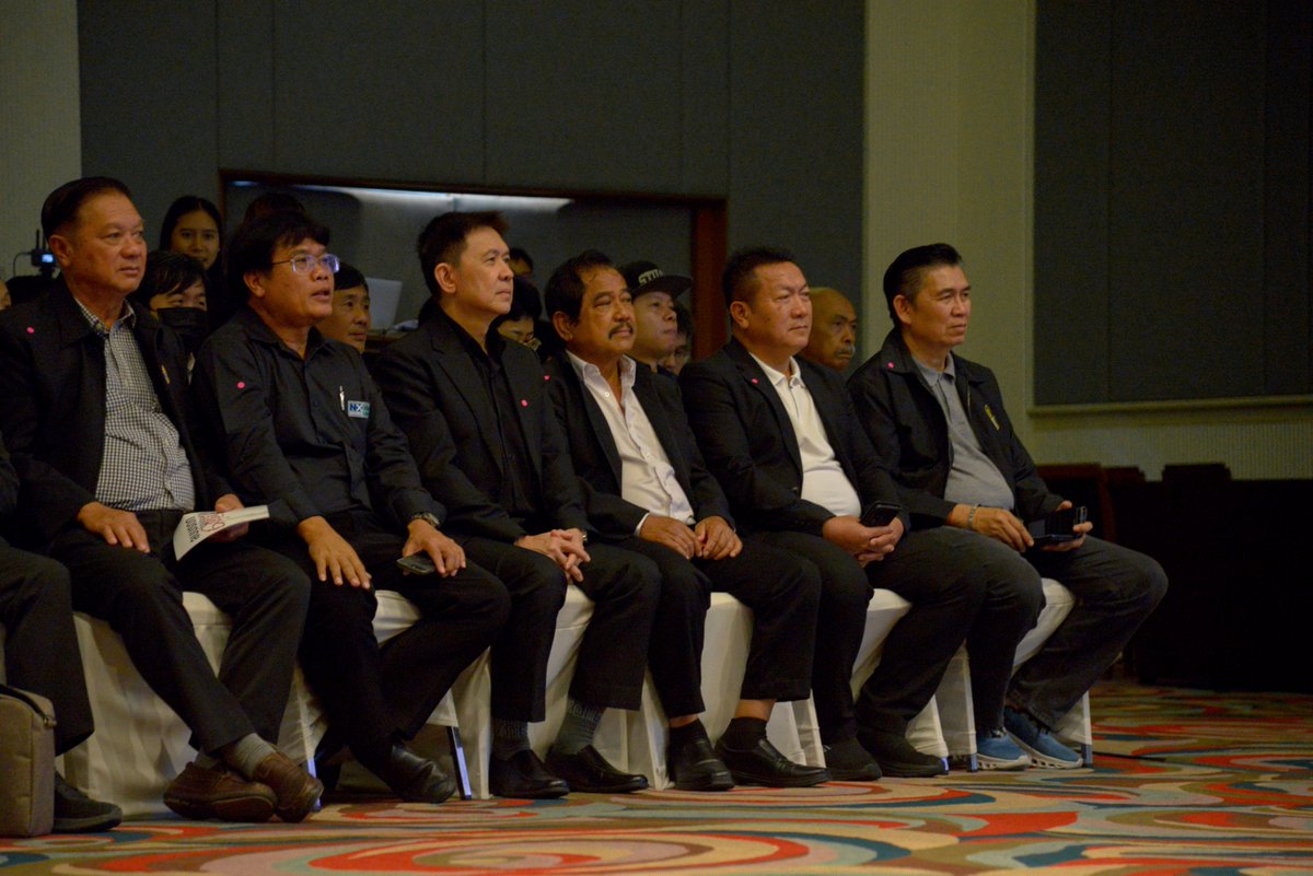 iLawclub's tweet photo. ขอขอบคุณพยานและผู้ดำเนินรายการทุกท่านที่ร่วม “ชนกำแพง” ผ่านการบอกเล่าเรื่องราวที่ประสบพบเจอตลอดกระบวนการเลือกสว. และเลือกที่จะไม่เก็บมันไว้เพียงลำพัง และนำข้อเท็จจริงออกมาสู่สายตาประชาชน 

🫵🏼 และอย่าลืมข้อเรียกร้องเดียวของเรา คือ #สั่งฟ้องสว และผู้ต้องหาในคดีโกงเลือก สว.  229 คน https://t.co/4Deddqqa40