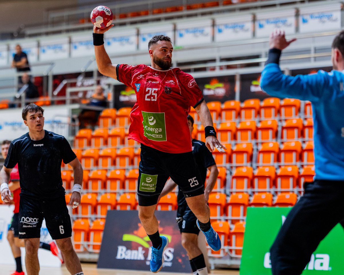 MMTSKwidzyn's tweet photo. 📸 Kilka kadrów z wczorajszego sparingu! 🖤❤️
@EnergaSA
#MMTSKwidzyn #Sparing #PiłkaRęczna #CzarnoCzerwoni https://t.co/GikX3Vxhbb