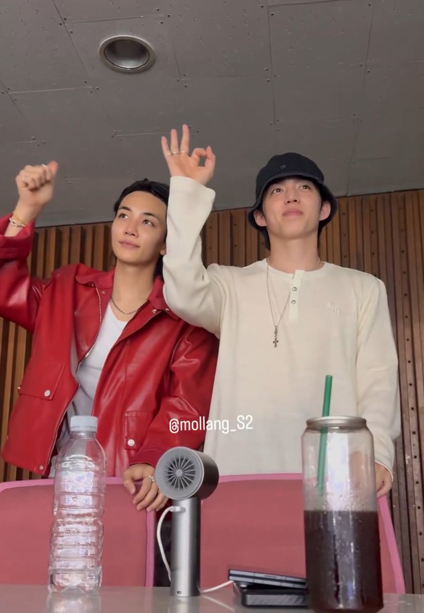 yoonz1n004's tweet photo. just so satisfying to see them together like this, like it's all i've ever wanted in life and i'm good i can be at peace https://t.co/peYo3nvOVs