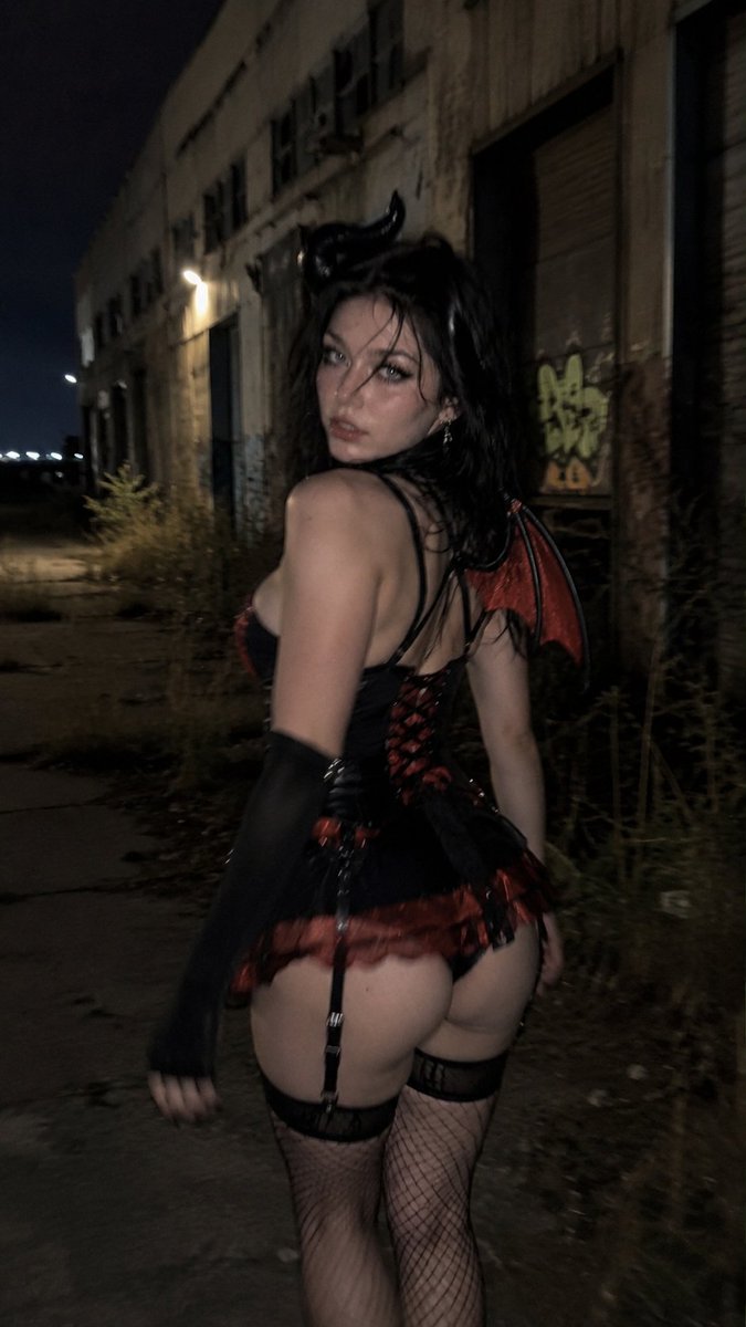 BunvyDoll's tweet photo. Your attention is cute. Your tribute is better. 💸
If you want my time, you already know what to do. #Findom #Paypig https://t.co/WCYZq8mFiN