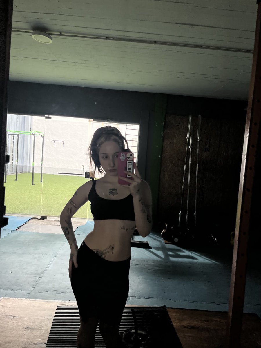 lilithgemma_'s tweet photo. i just got told no... i can't breathe bro https://t.co/DX24Pg1sne