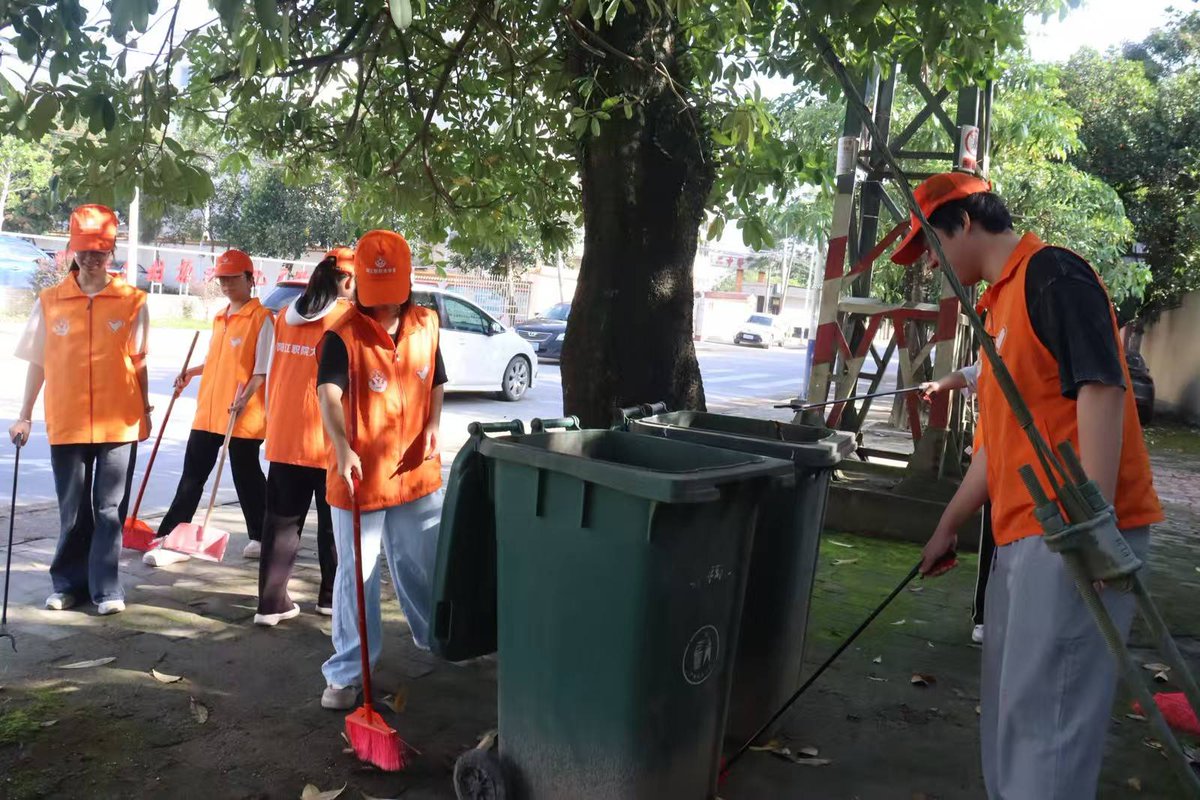 AlejandroVH555's tweet photo. Join our neighborhood community garden cleanup this Sat 9 AM at Oak Park! Gloves u0026 snacks provided. Meet friendly locals, get your hands dirty for green spaces—see you there! https://t.co/1vMNpMPlZy