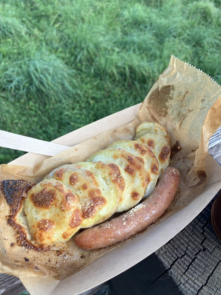 TengXing75952's tweet photo. サイロ展望台で絶景を見た後は、すぐ横にあるカフェ・バルハーで🍽️

ウマジャガクン（きたあかり🥔に🌿🧂と🧀をかけて焼いたもの）と🧊☕️をいただきましたが、🥔+🧀なんて美味いに決まってる😋　アルコールが飲めない体質のため、🧊☕️と一緒に😋 https://t.co/wNoPkXk2UH