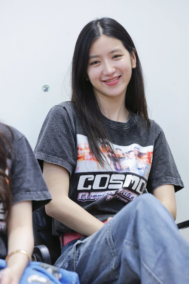 noonpraewa_hk's tweet photo. พวกเราชอบรอยยิ้มที่เรียบง่ายและเป็นธรรมชาติของเธอมากๆ เลยนะ ทุกๆ รอยยิ้มของเธอมันทำให้พวกเราหวั่นไหวได้เสมอเลยค่ะ💞
#noonntyp
#COSMOSTH
#COSMOSFanGathering https://t.co/npW1SOFHt3