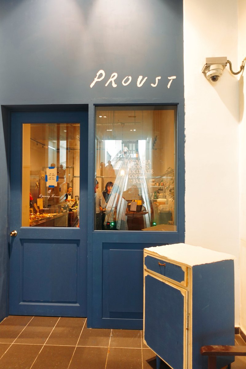 edmiza221b's tweet photo. Cutest bakery 🥯🍞✨️🌛🕯🪞
#proust #cafeaesthetic #cafehoppingpj https://t.co/QDZsL5crb5