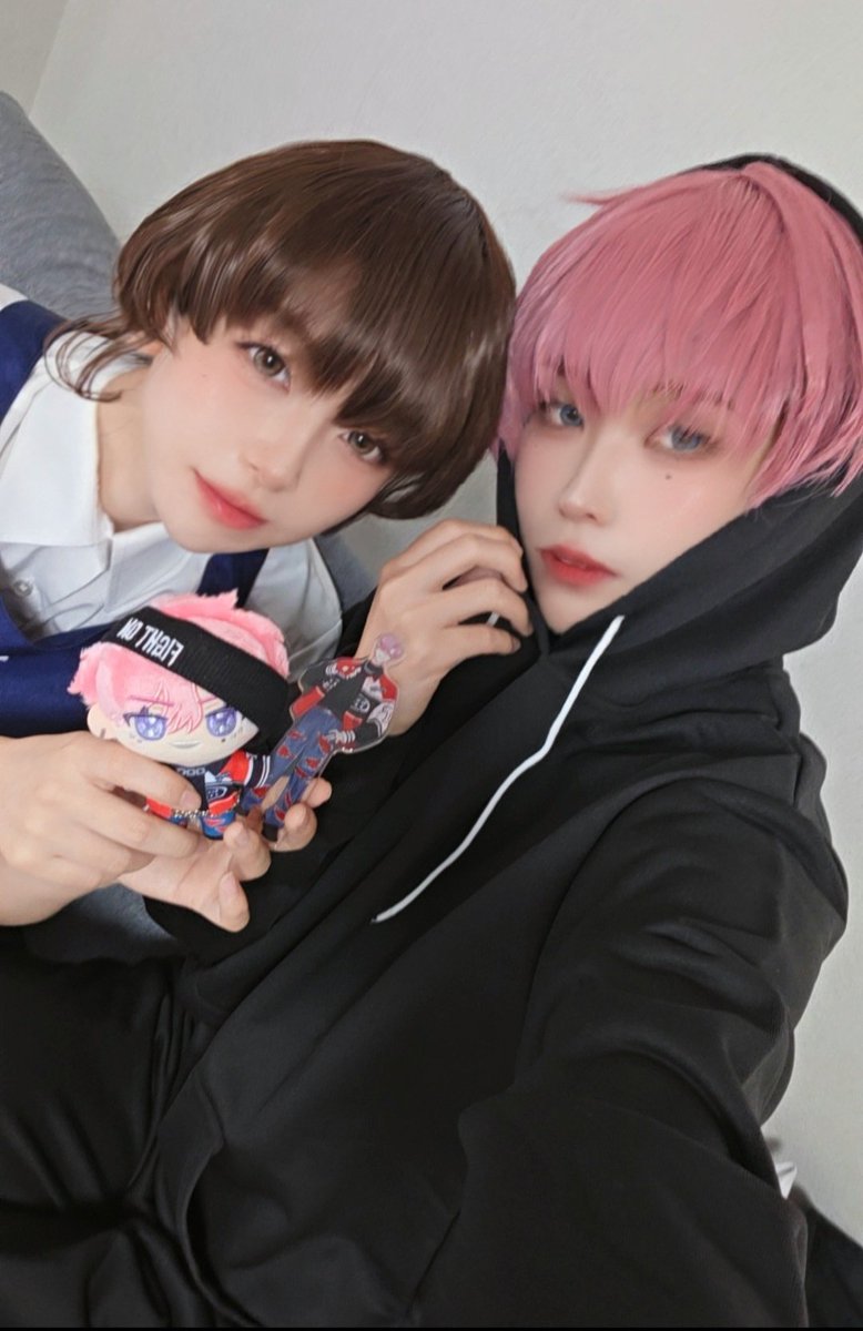 naoi_cos's tweet photo. そくほ！

あめちゃん宅で作業デーお泊まりからの多門くん併せやらせていただいた😶
ジメ原さんムズかった🤣
絶対似合うと思ってたうたげちゃんかわいいね...💋

#なおいこす https://t.co/GYFWoknyul