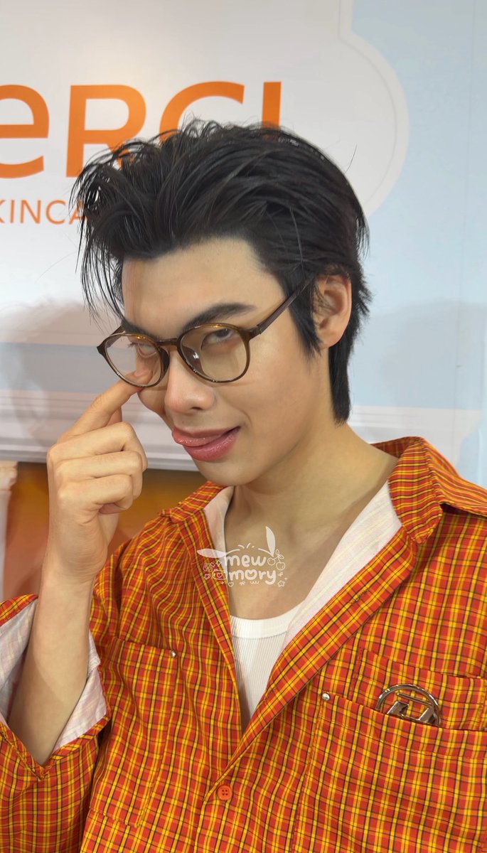 mewmoryy's tweet photo. ถามจริงเหอะนี่แกไปชอบคนเพี้ยนๆแบบนั้นได้ไง

55262626626262626556262626262662266262626363636266262626262663636

#MercixTheeWave #tthi_eks https://t.co/HW3l4ipWY0