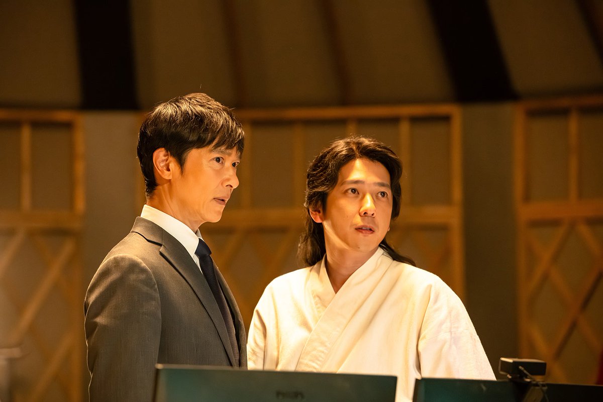 modelpress's tweet photo. 堺雅人「VIVANT」第2シーズンは
“全部頭に入れて”撮影🎥

阿部寛＆二宮和也が撮影裏話明かす
https://t.co/KaeJXDKFtw

二宮「堺さんはシーズン2を全部頭に入れて現場に来ている。堺さんに聞いたら『これはああなってこうなってるから、今日はこういう場面を撮るんだよ』って教えてくれる」

日曜劇場「VIVANT」
PREMIUM SUMMER PARTY🔴⚫️

#VIVANT #VIVANTパーティー