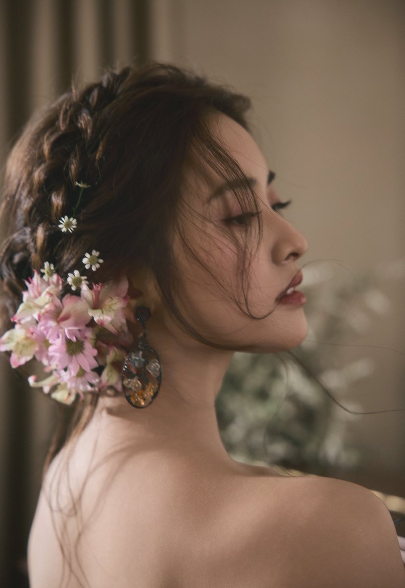 jayrossi79's tweet photo. super lurve the flower details😍😍😍 https://t.co/26B8sdkldy