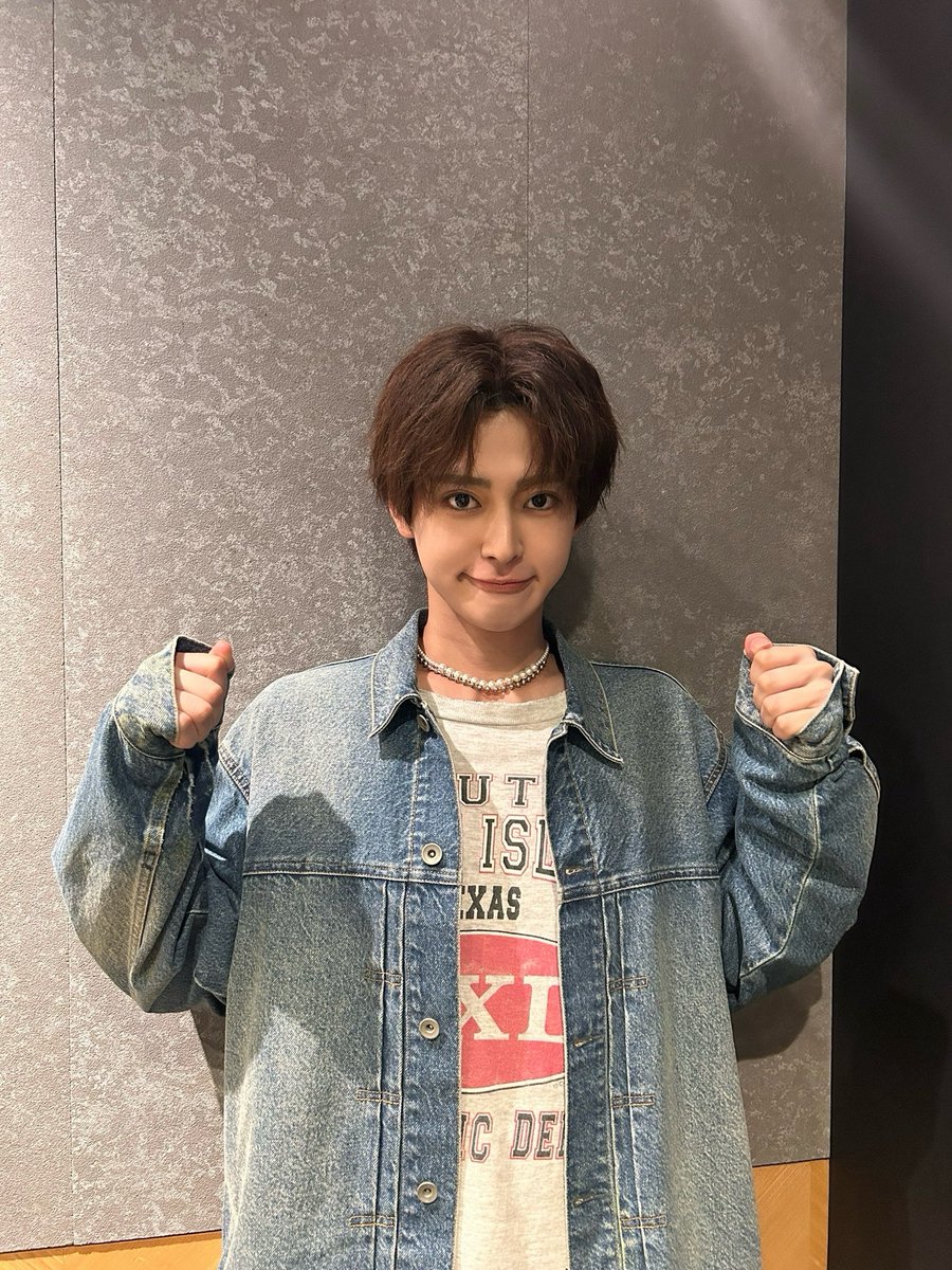 genic_staff's tweet photo. ／
「 #雨宮翔 1st写真集 翔想」
発売記念オンラインイベント
ありがとうございました💙
＼

そして...
嬉しいことに発売後即重版も決定しました🎉✨
たくさんお手にとっていただきありがとうございます！

「翔想」が届きますように🌈

#GENIC @KAKERU_0809 https://t.co/PNSRSNGpdi