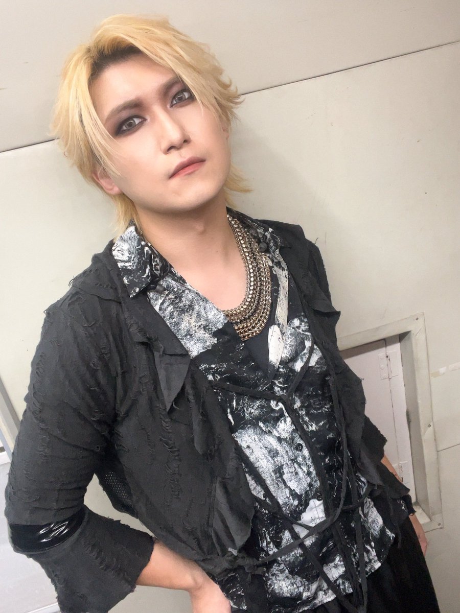 YusukeHiraga's tweet photo. セミファイナル名古屋あざした！！
幸せな一夜でした！！
ダイアモンドホールやっぱ好きだ。
マジ熱くて楽しくて何度か気絶しかけた。

名残惜しいけど、次のライブでこの旅もおしまいです。

ツアーファイナル
8/30(日)渋谷LOVEZ待ってます🤘 https://t.co/EXTS6F1MXU