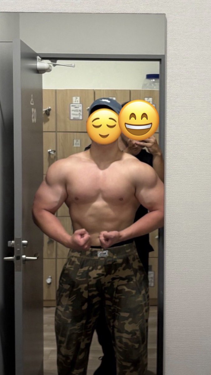 Rily0120's tweet photo. 筋トレ付きっきりで教えてた大学生の子が俺が筋トレ辞めてる間にバケモンなってて怖い https://t.co/0mzG4OfiTH