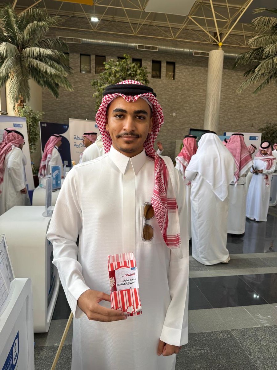 KSU_NUT's tweet photo. سعدنا اليوم في أول أيام المعرض التعريفي بلقاء الطلبة المستجدين وتعريفهم بخدمات إدارة التغذية، وأهلاً وسهلاً  بكم بيننا.

#جامعة_الملك_سعود
#إدارة_التغذية
#المعرض_التعريفي https://t.co/v6ECSIalgI
