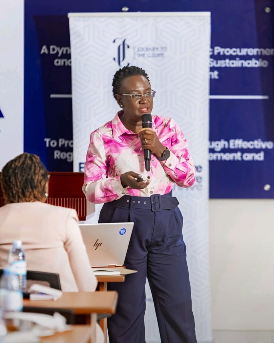SuiteJt14139's tweet photo. What does it take to move from Manager to Executive?

Cohort II explored the real shift with Marion Muyobo: build strategic networks, move from control to influence, and prepare for life beyond the C-Suite.

“Learn, unlearn and relearn.”

#JourneyToTheCSuite #JTCohortII https://t.co/kNibVbawzg
