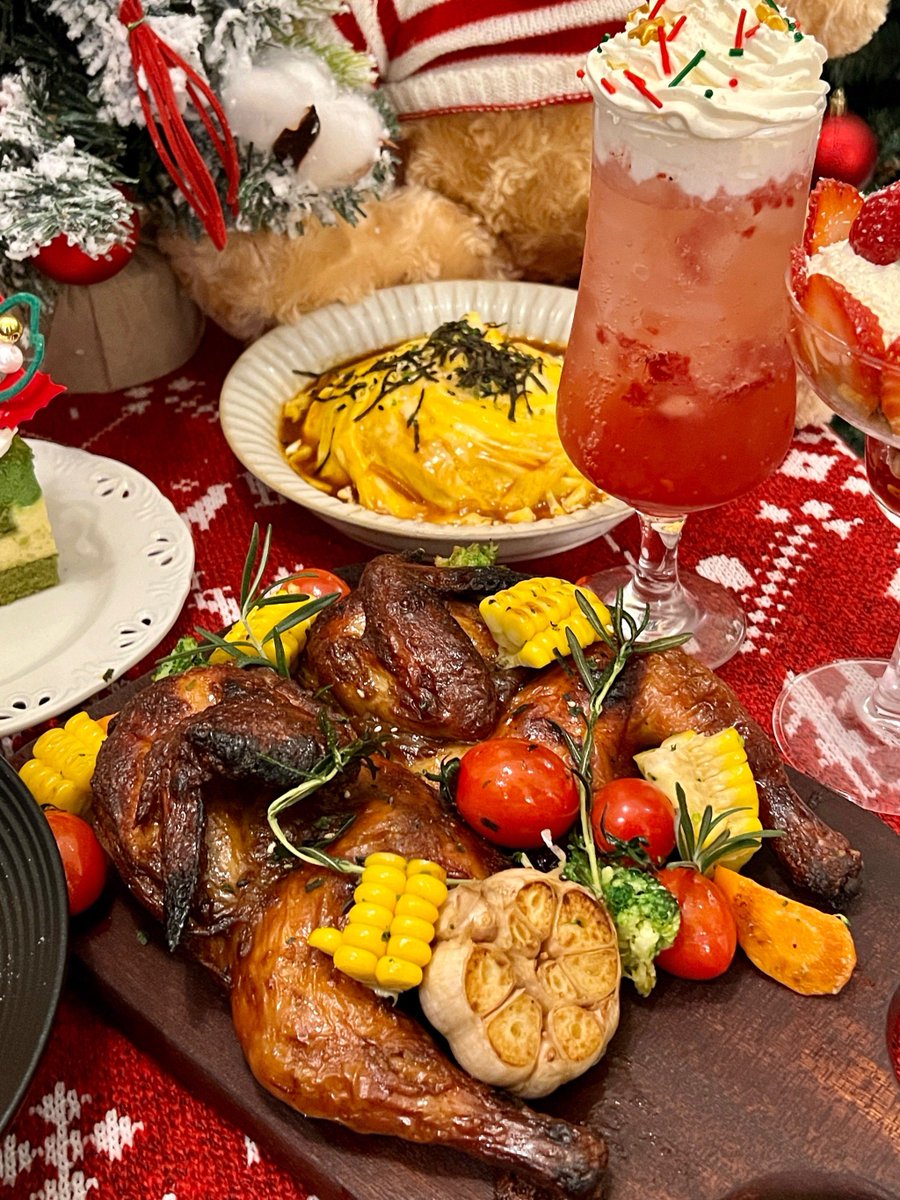 Ailn45753347's tweet photo. Festive Season Special: Roasted Turkey with Cranberry Glaze + Homemade Pumpkin Pie! 15% off all holiday set meals now, limited stock only—grab yours today! https://t.co/t3REGpeX1P