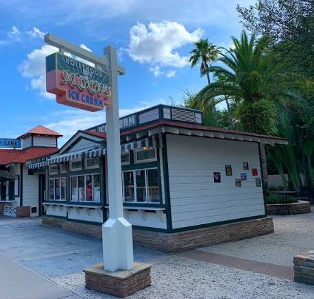 DisTwitrPodcast's tweet photo. On this day in 1999, Hollywood Scoops Ice Cream begins serving Disney World guests at Disney-MGM Studios. Located on Sunset Boulevard, Hollywood Scoops stands down the road from The Twilight Zone Tower of Terror. 🍦 https://t.co/zGe3O4s3kR