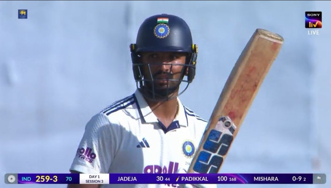 Vikas662005's tweet photo. 🚨 HUNDRED BY DEVDUTT PADIKKAL 🚨 

- Two hundred in three Innings by Devdutt Padikkal at No.3. https://t.co/7NN0sSisOd