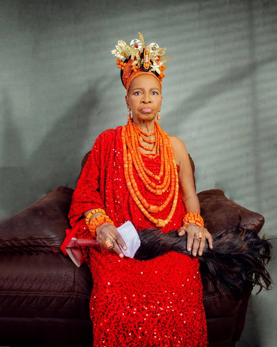 ASIRIMagazine's tweet photo. Princess Elizabeth Udinoghameyan Olowu (1939–2026), daughter of Oba Akenzua II, was a true pioneer.

She challenged the belief that okhuo-isẹ-ẹrọnmwọn  “a woman does not cast bronze”  and became a trailblazing sculptor, educator and the first woman to major in sculpture and https://t.co/0E2pXMBzSg