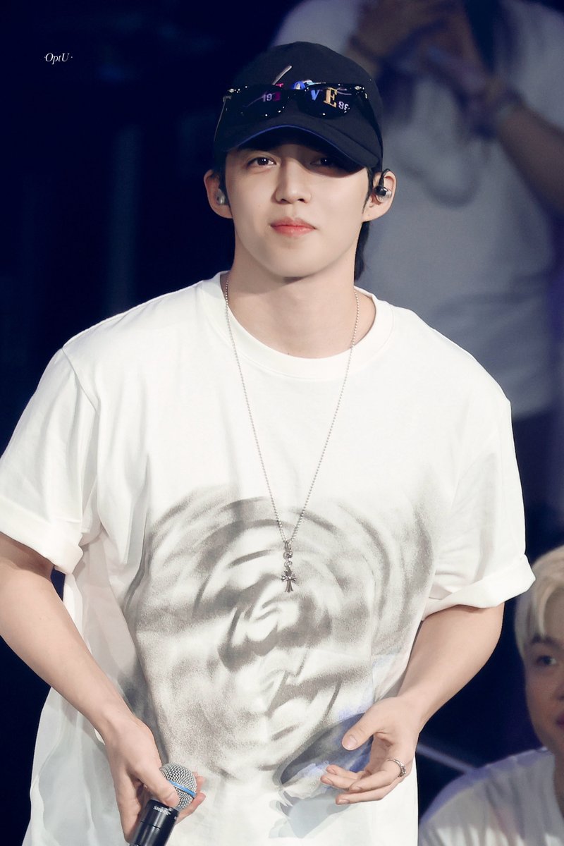 OptUScoups's tweet photo. 260823

무대 위 쿱스 너무 보고 싶다ㅜㅜ

#에스쿱스 #SCOUPS
#승철 #최승철 
#세븐틴  #SEVENTEEN  
@pledis_17 https://t.co/4s0xBpCWKl