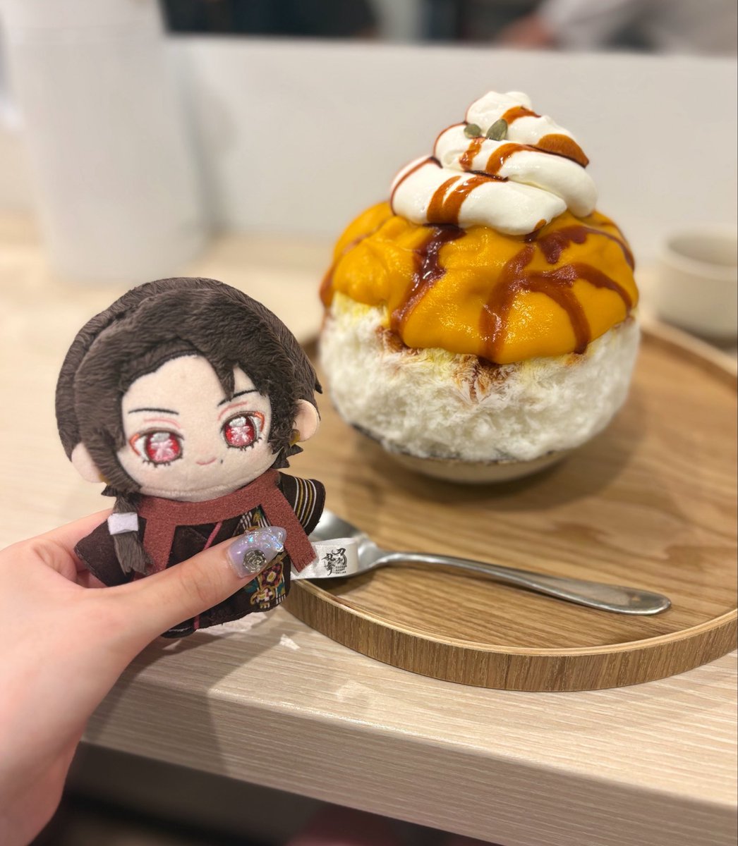 Tyogimitsu00's tweet photo. かぼちゃかき氷美味しかった🎃
ぬい合わせでかき氷食べに行きたい🥹 https://t.co/sRsxe7eVcb