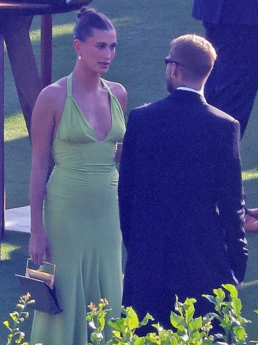 swiftism100's tweet photo. 🚨| Billie Eilish's pro-palestinian brother, Finneas invited the Zionist king and queen, Justin and Hailey Bieber to his wedding. https://t.co/VaC0xhn2ls