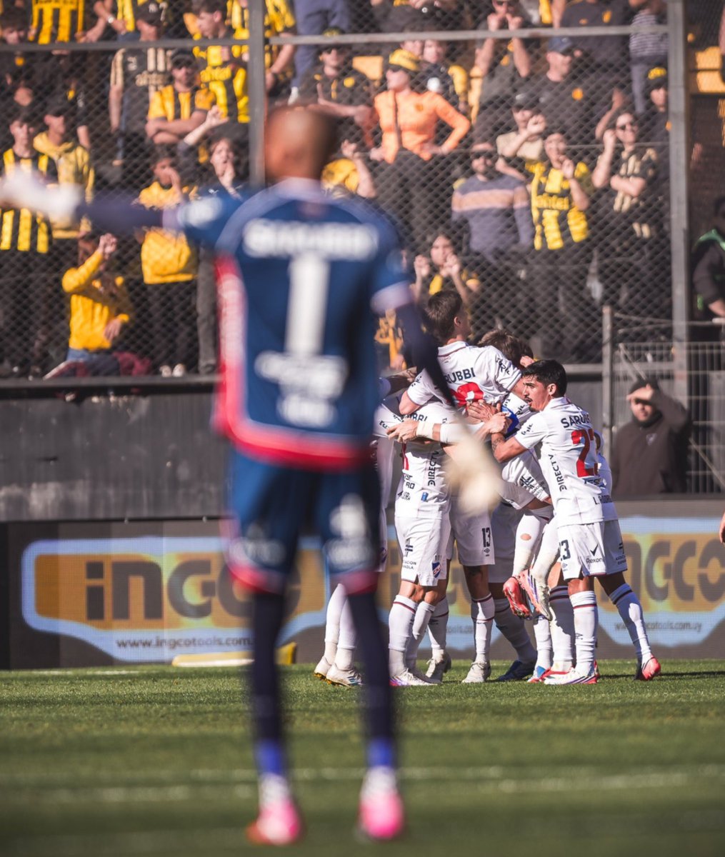 SomosNacional1's tweet photo. Les acaba de ganar el peor Nacional de la historia, en su cancha y con su gente.

La camiseta del bolso les da miedo. https://t.co/PWkGJM9m2H